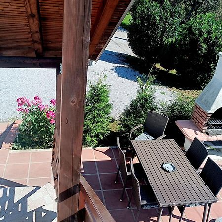 Apartman Petra Zabok Exterior foto